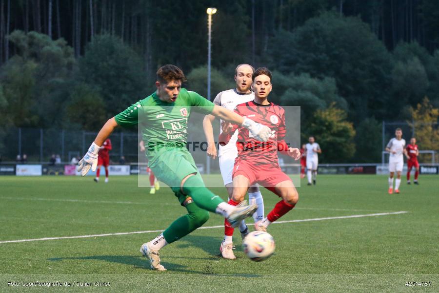 sport, action, TuS Frammersbach, TUS, Landesliga Nordwest, Fussball, Fuhrmann Arena, Frammersbach, FCF, BFV, 15. Spieltag, 10.10.2025, 1. FC Fuchsstadt - Bild-ID: 2514787