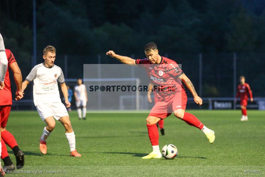 sport, action, TuS Frammersbach, TUS, Landesliga Nordwest, Fussball, Fuhrmann Arena, Frammersbach, FCF, BFV, 15. Spieltag, 10.10.2025, 1. FC Fuchsstadt - Bild-ID: 2514802