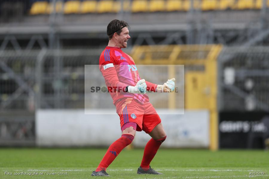 Stadion am Schönbusch, Aschaffenburg, 11.10.2025, sport, action, BFV, 13. Spieltag, Fussball, Regionalliga Bayern, FVI, SVA, FV Illertissen, SV Viktoria Aschaffenburg - Bild-ID: 2515110