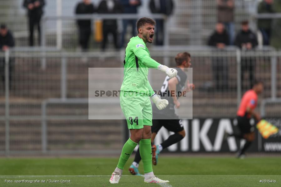 sport, action, Stadion am Schönbusch, SVA, SV Viktoria Aschaffenburg, Regionalliga Bayern, Fussball, FVI, FV Illertissen, BFV, Aschaffenburg, 13. Spieltag, 11.10.2025 - Bild-ID: 2515416