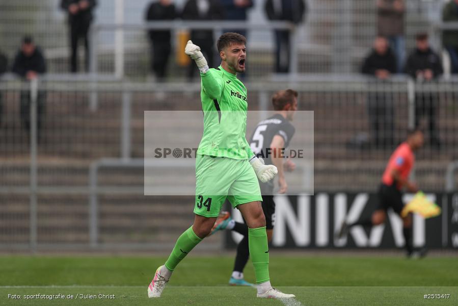 sport, action, Stadion am Schönbusch, SVA, SV Viktoria Aschaffenburg, Regionalliga Bayern, Fussball, FVI, FV Illertissen, BFV, Aschaffenburg, 13. Spieltag, 11.10.2025 - Bild-ID: 2515417
