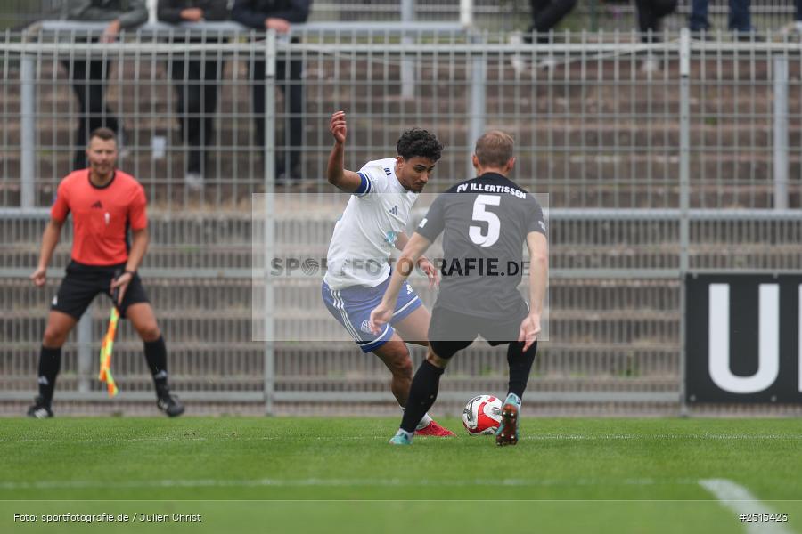 sport, action, Stadion am Schönbusch, SVA, SV Viktoria Aschaffenburg, Regionalliga Bayern, Fussball, FVI, FV Illertissen, BFV, Aschaffenburg, 13. Spieltag, 11.10.2025 - Bild-ID: 2515423