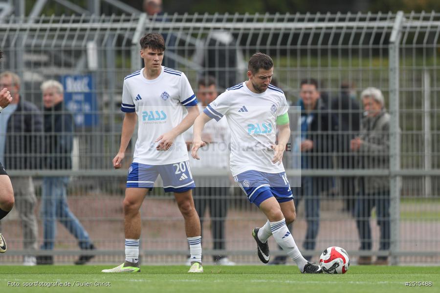 sport, action, Stadion am Schönbusch, SVA, SV Viktoria Aschaffenburg, Regionalliga Bayern, Fussball, FVI, FV Illertissen, BFV, Aschaffenburg, 13. Spieltag, 11.10.2025 - Bild-ID: 2515488