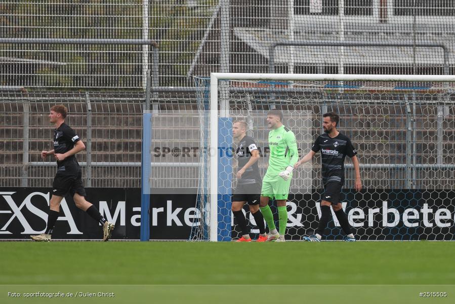 sport, action, Stadion am Schönbusch, SVA, SV Viktoria Aschaffenburg, Regionalliga Bayern, Fussball, FVI, FV Illertissen, BFV, Aschaffenburg, 13. Spieltag, 11.10.2025 - Bild-ID: 2515505