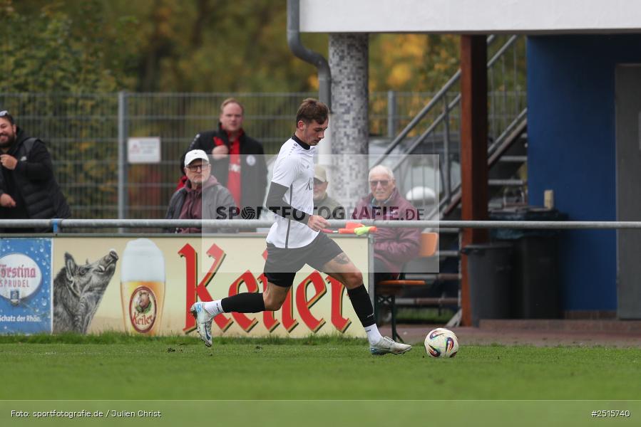 sport, action, TSV Lohr, TSV, Sportgelände, Lohr am Main, FCV, FC Viktoria Mömlingen, Bezirksliga Unterfranken West, BFV, 13. Spieltag, 12.10.2025 - Bild-ID: 2515740