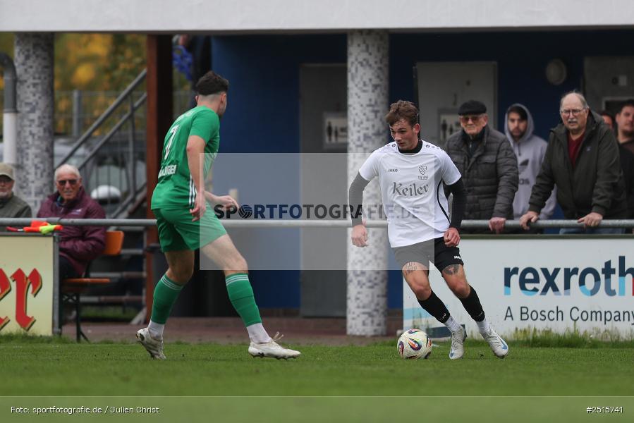 sport, action, TSV Lohr, TSV, Sportgelände, Lohr am Main, FCV, FC Viktoria Mömlingen, Bezirksliga Unterfranken West, BFV, 13. Spieltag, 12.10.2025 - Bild-ID: 2515741