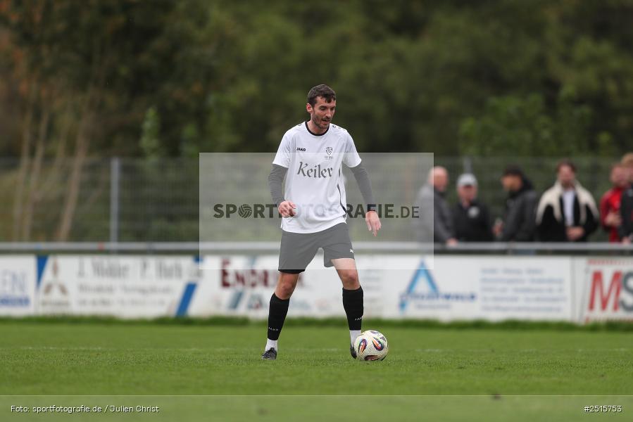 sport, action, TSV Lohr, TSV, Sportgelände, Lohr am Main, FCV, FC Viktoria Mömlingen, Bezirksliga Unterfranken West, BFV, 13. Spieltag, 12.10.2025 - Bild-ID: 2515753