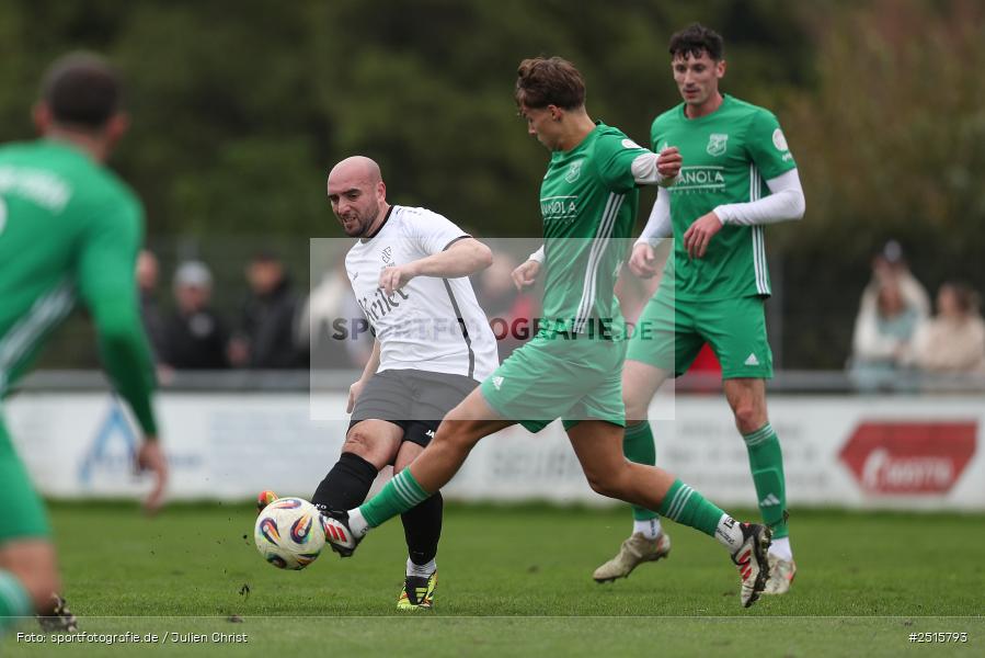 sport, action, TSV Lohr, TSV, Sportgelände, Lohr am Main, FCV, FC Viktoria Mömlingen, Bezirksliga Unterfranken West, BFV, 13. Spieltag, 12.10.2025 - Bild-ID: 2515793
