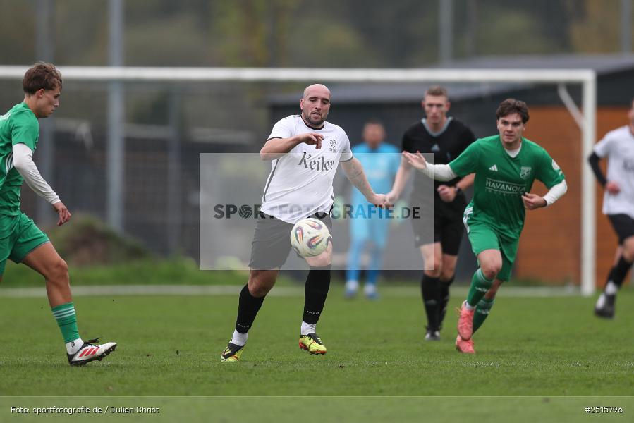 sport, action, TSV Lohr, TSV, Sportgelände, Lohr am Main, FCV, FC Viktoria Mömlingen, Bezirksliga Unterfranken West, BFV, 13. Spieltag, 12.10.2025 - Bild-ID: 2515796