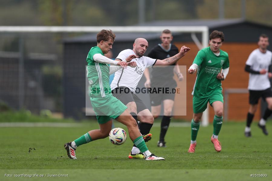 sport, action, TSV Lohr, TSV, Sportgelände, Lohr am Main, FCV, FC Viktoria Mömlingen, Bezirksliga Unterfranken West, BFV, 13. Spieltag, 12.10.2025 - Bild-ID: 2515800