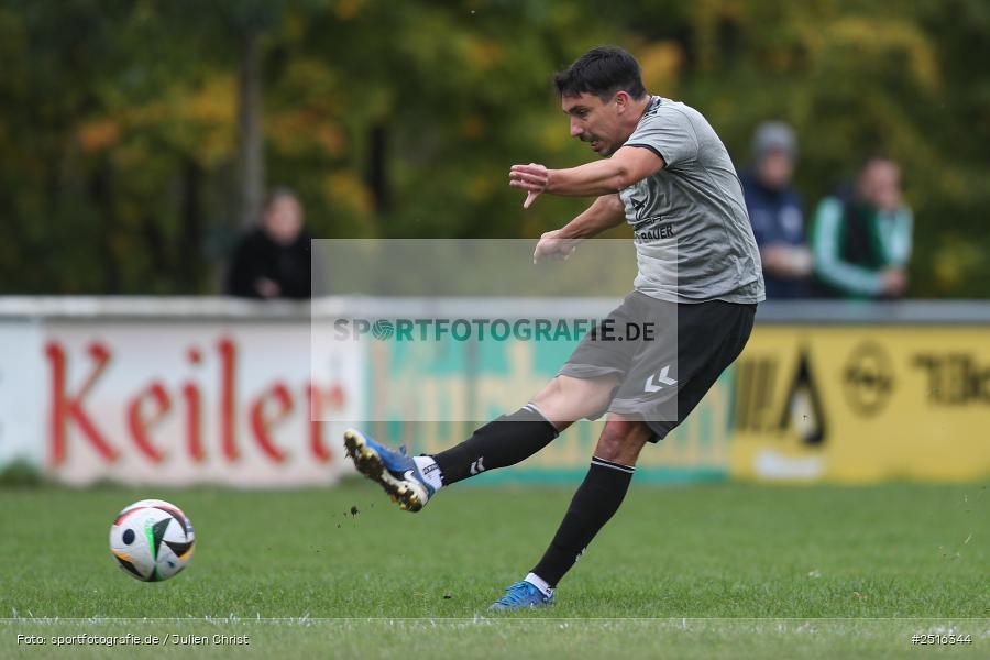 sport, action, Sportgelände, Karlstadt, Fussball, FV Karlstadt II, BFV, A-Klasse Würzburg Gr. 4, 12.10.2025, 11. Spieltag, (SG 1) SC Roßbrunn-Mädelhofen/TSV Uettingen II - Bild-ID: 2516344