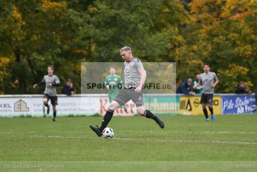 sport, action, Sportgelände, Karlstadt, Fussball, FV Karlstadt II, BFV, A-Klasse Würzburg Gr. 4, 12.10.2025, 11. Spieltag, (SG 1) SC Roßbrunn-Mädelhofen/TSV Uettingen II - Bild-ID: 2516352
