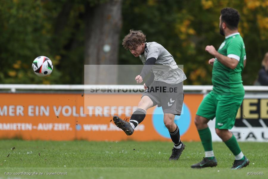sport, action, Sportgelände, Karlstadt, Fussball, FV Karlstadt II, BFV, A-Klasse Würzburg Gr. 4, 12.10.2025, 11. Spieltag, (SG 1) SC Roßbrunn-Mädelhofen/TSV Uettingen II - Bild-ID: 2516386