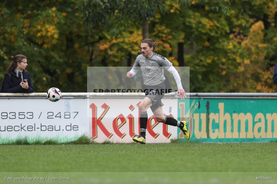 sport, action, Sportgelände, Karlstadt, Fussball, FV Karlstadt II, BFV, A-Klasse Würzburg Gr. 4, 12.10.2025, 11. Spieltag, (SG 1) SC Roßbrunn-Mädelhofen/TSV Uettingen II - Bild-ID: 2516451