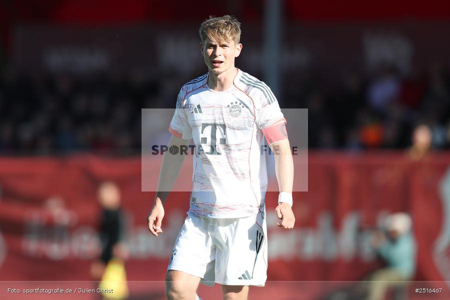 NGN Arena, Aubstadt, 18.10.2025, sport, action, Fussball, BFV, 14. Spieltag, Regionalliga Bayern, FCB, AUB, FC Bayern München II, TSV Aubstadt - Bild-ID: 2516467
