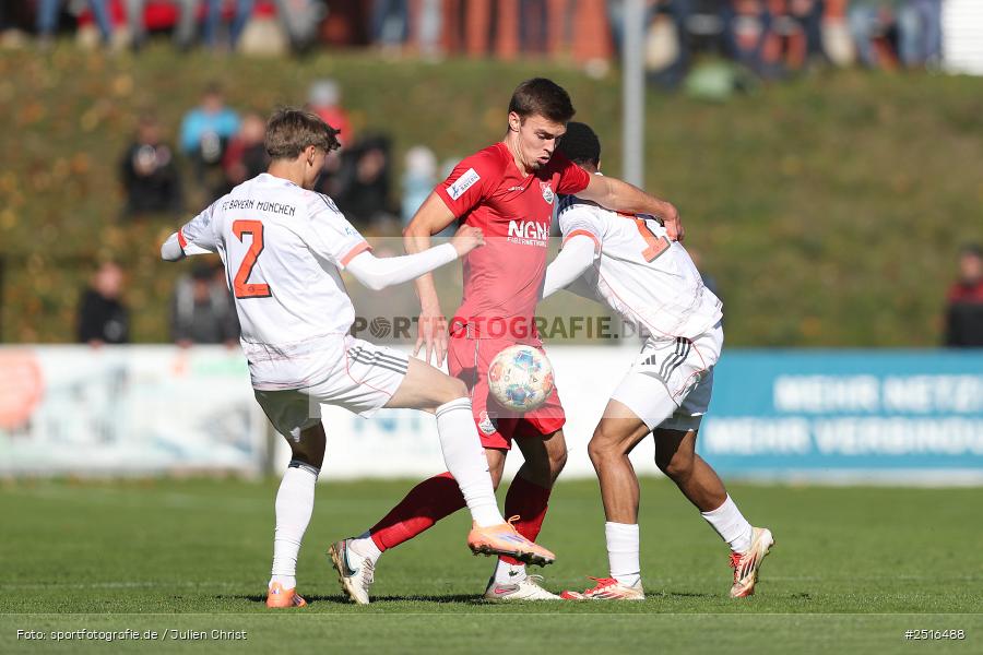 NGN Arena, Aubstadt, 18.10.2025, sport, action, Fussball, BFV, 14. Spieltag, Regionalliga Bayern, FCB, AUB, FC Bayern München II, TSV Aubstadt - Bild-ID: 2516488