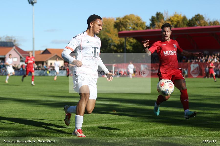 NGN Arena, Aubstadt, 18.10.2025, sport, action, Fussball, BFV, 14. Spieltag, Regionalliga Bayern, FCB, AUB, FC Bayern München II, TSV Aubstadt - Bild-ID: 2516492