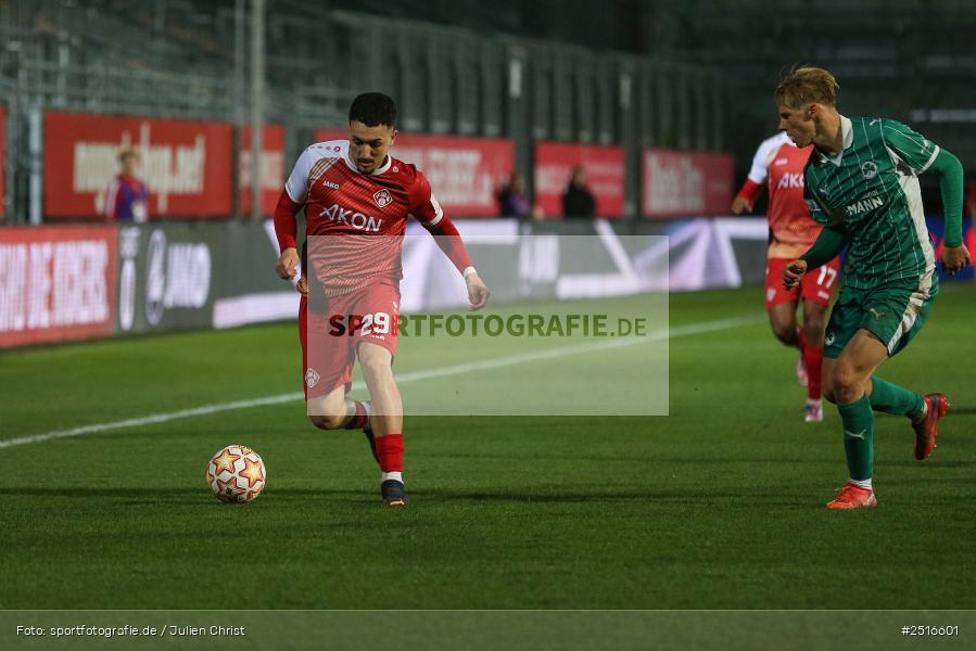 sport, action, Würzburg, SpVgg Greuther Fürth II, SGF, Regionalliga Bayern, Fussball, FWK, FC Würzburger Kickers, BFV, AKON Arena, 17.10.2025, 14. Spieltag - Bild-ID: 2516601