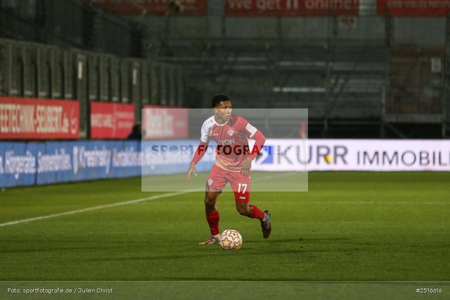 sport, action, Würzburg, SpVgg Greuther Fürth II, SGF, Regionalliga Bayern, Fussball, FWK, FC Würzburger Kickers, BFV, AKON Arena, 17.10.2025, 14. Spieltag - Bild-ID: 2516616