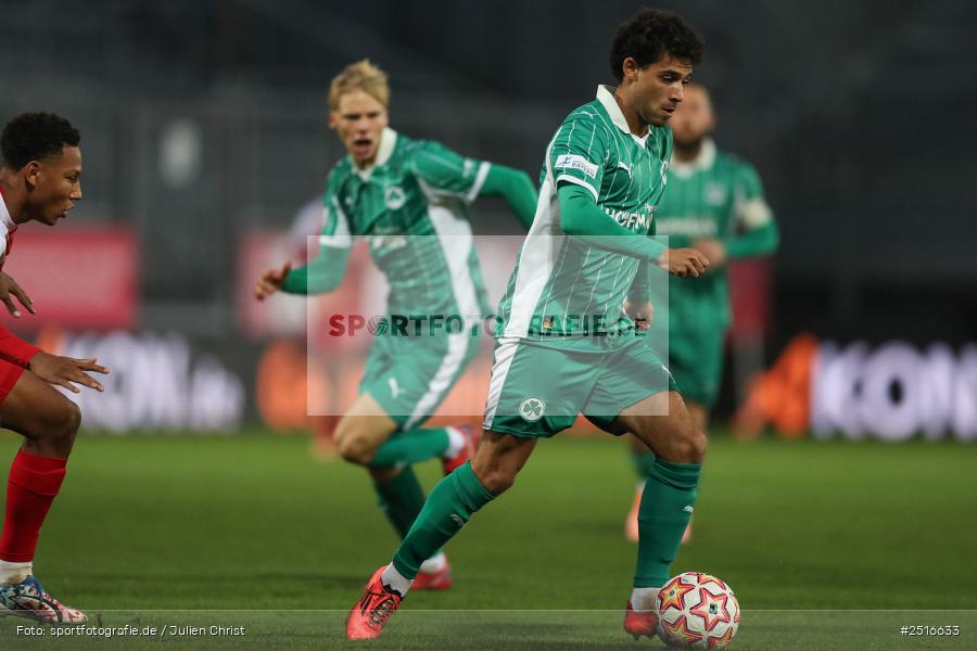 sport, action, Würzburg, SpVgg Greuther Fürth II, SGF, Regionalliga Bayern, Fussball, FWK, FC Würzburger Kickers, BFV, AKON Arena, 17.10.2025, 14. Spieltag - Bild-ID: 2516633