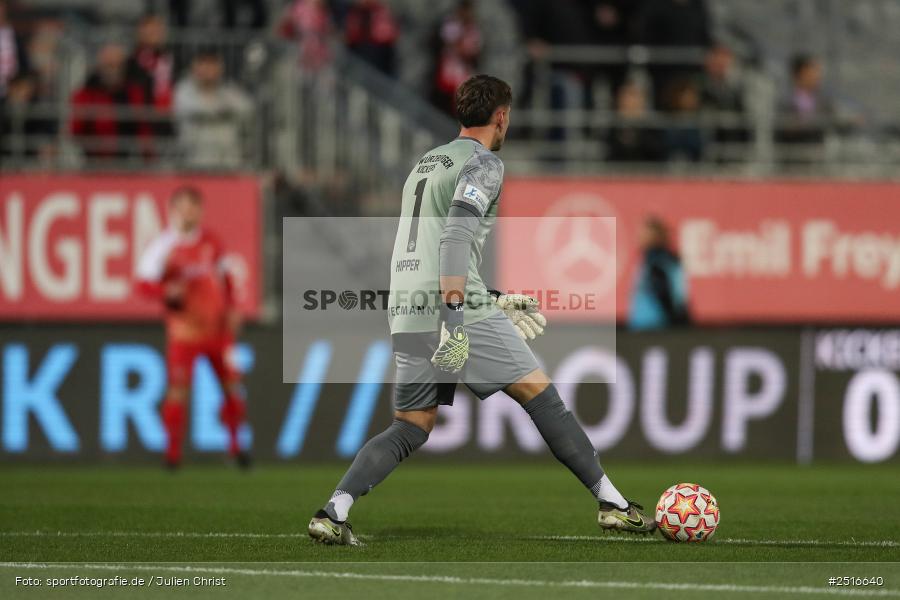 sport, action, Würzburg, SpVgg Greuther Fürth II, SGF, Regionalliga Bayern, Fussball, FWK, FC Würzburger Kickers, BFV, AKON Arena, 17.10.2025, 14. Spieltag - Bild-ID: 2516640