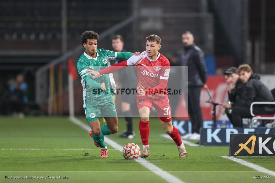 sport, action, Würzburg, SpVgg Greuther Fürth II, SGF, Regionalliga Bayern, Fussball, FWK, FC Würzburger Kickers, BFV, AKON Arena, 17.10.2025, 14. Spieltag - Bild-ID: 2516644