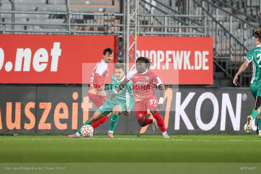 sport, action, Würzburg, SpVgg Greuther Fürth II, SGF, Regionalliga Bayern, Fussball, FWK, FC Würzburger Kickers, BFV, AKON Arena, 17.10.2025, 14. Spieltag - Bild-ID: 2516657