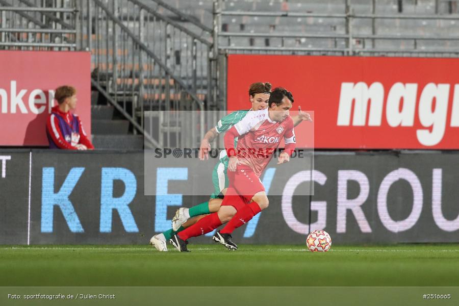 sport, action, Würzburg, SpVgg Greuther Fürth II, SGF, Regionalliga Bayern, Fussball, FWK, FC Würzburger Kickers, BFV, AKON Arena, 17.10.2025, 14. Spieltag - Bild-ID: 2516665