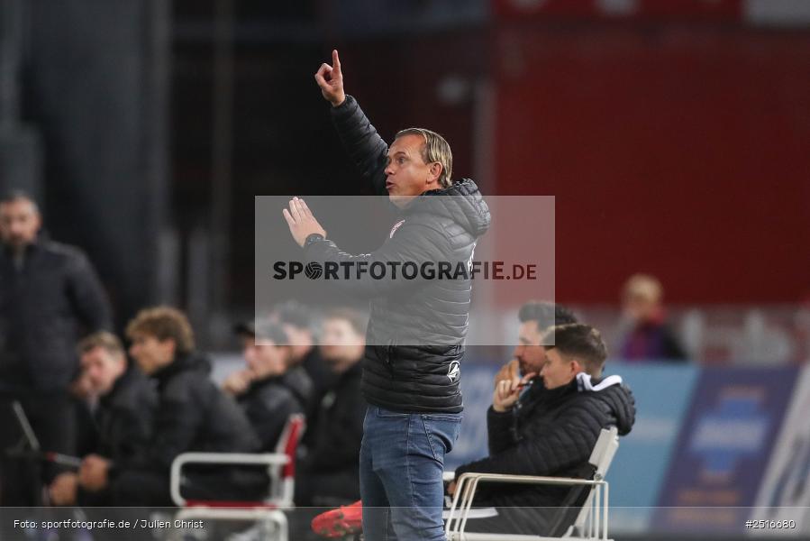 sport, action, Würzburg, SpVgg Greuther Fürth II, SGF, Regionalliga Bayern, Fussball, FWK, FC Würzburger Kickers, BFV, AKON Arena, 17.10.2025, 14. Spieltag - Bild-ID: 2516680