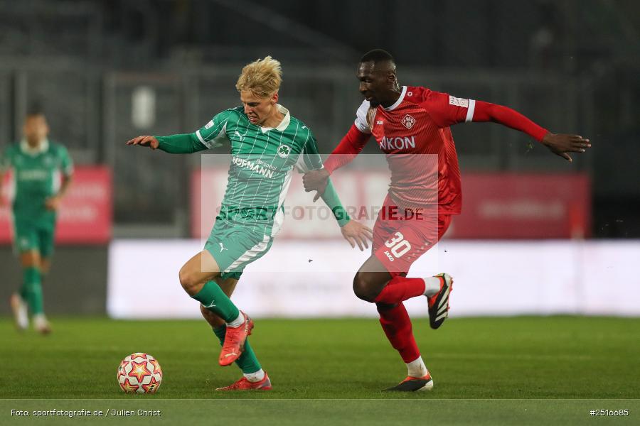 sport, action, Würzburg, SpVgg Greuther Fürth II, SGF, Regionalliga Bayern, Fussball, FWK, FC Würzburger Kickers, BFV, AKON Arena, 17.10.2025, 14. Spieltag - Bild-ID: 2516685