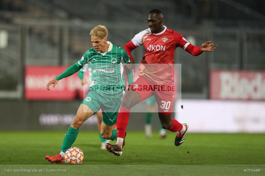 sport, action, Würzburg, SpVgg Greuther Fürth II, SGF, Regionalliga Bayern, Fussball, FWK, FC Würzburger Kickers, BFV, AKON Arena, 17.10.2025, 14. Spieltag - Bild-ID: 2516688