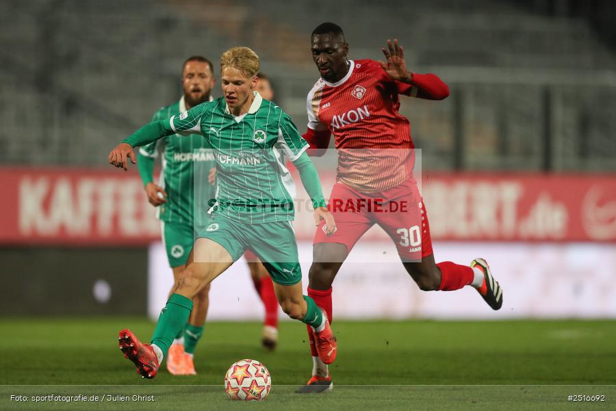sport, action, Würzburg, SpVgg Greuther Fürth II, SGF, Regionalliga Bayern, Fussball, FWK, FC Würzburger Kickers, BFV, AKON Arena, 17.10.2025, 14. Spieltag - Bild-ID: 2516692