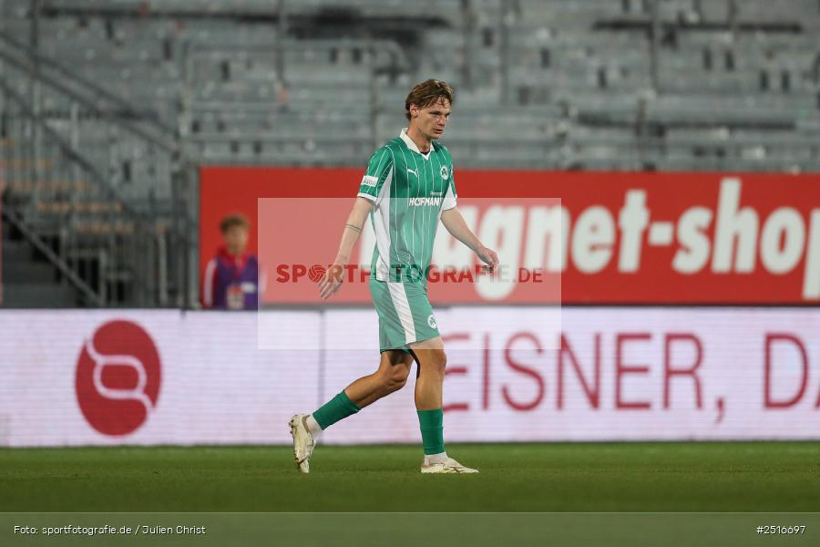sport, action, Würzburg, SpVgg Greuther Fürth II, SGF, Regionalliga Bayern, Fussball, FWK, FC Würzburger Kickers, BFV, AKON Arena, 17.10.2025, 14. Spieltag - Bild-ID: 2516697
