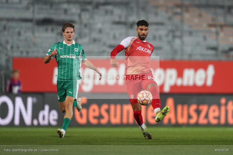 sport, action, Würzburg, SpVgg Greuther Fürth II, SGF, Regionalliga Bayern, Fussball, FWK, FC Würzburger Kickers, BFV, AKON Arena, 17.10.2025, 14. Spieltag - Bild-ID: 2516705
