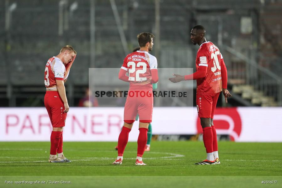 sport, action, Würzburg, SpVgg Greuther Fürth II, SGF, Regionalliga Bayern, Fussball, FWK, FC Würzburger Kickers, BFV, AKON Arena, 17.10.2025, 14. Spieltag - Bild-ID: 2516717