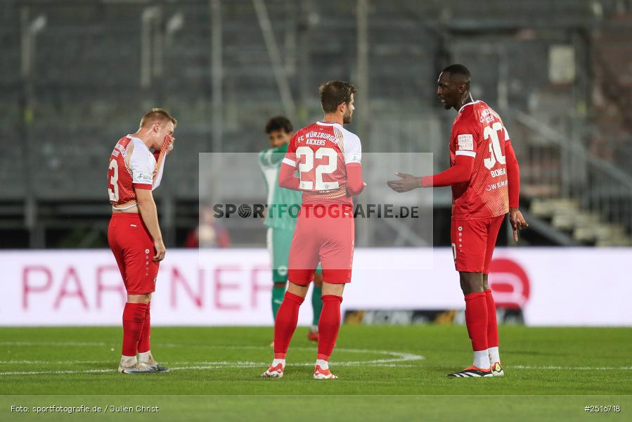 sport, action, Würzburg, SpVgg Greuther Fürth II, SGF, Regionalliga Bayern, Fussball, FWK, FC Würzburger Kickers, BFV, AKON Arena, 17.10.2025, 14. Spieltag - Bild-ID: 2516718