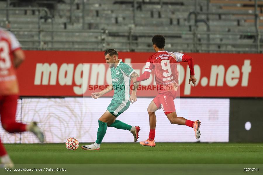sport, action, Würzburg, SpVgg Greuther Fürth II, SGF, Regionalliga Bayern, Fussball, FWK, FC Würzburger Kickers, BFV, AKON Arena, 17.10.2025, 14. Spieltag - Bild-ID: 2516741