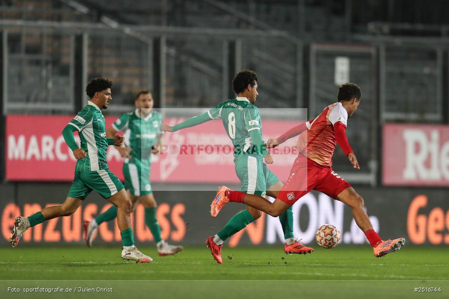 sport, action, Würzburg, SpVgg Greuther Fürth II, SGF, Regionalliga Bayern, Fussball, FWK, FC Würzburger Kickers, BFV, AKON Arena, 17.10.2025, 14. Spieltag - Bild-ID: 2516744