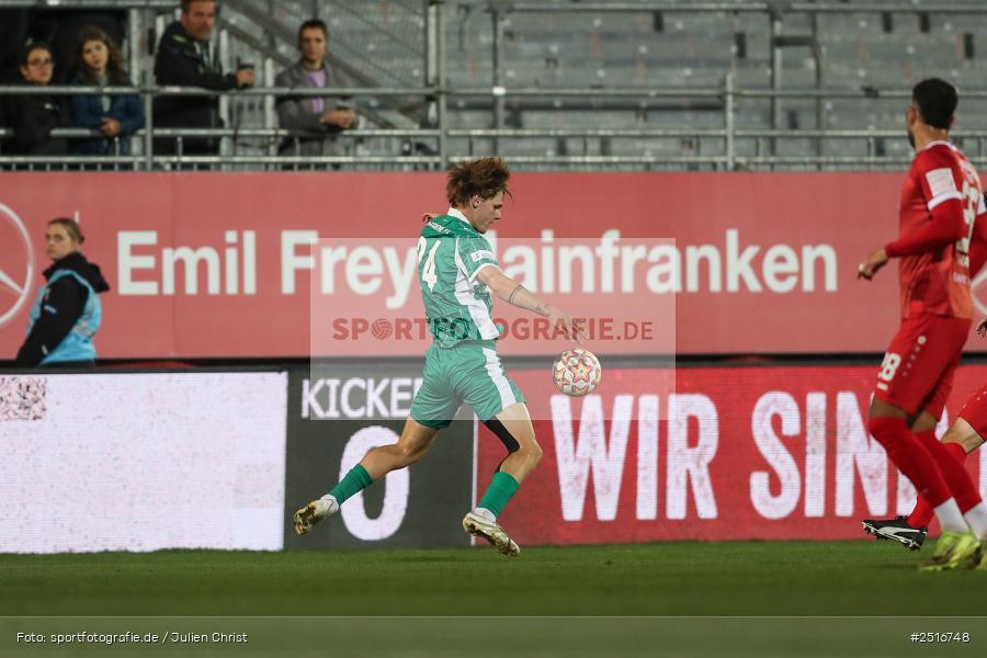 sport, action, Würzburg, SpVgg Greuther Fürth II, SGF, Regionalliga Bayern, Fussball, FWK, FC Würzburger Kickers, BFV, AKON Arena, 17.10.2025, 14. Spieltag - Bild-ID: 2516748