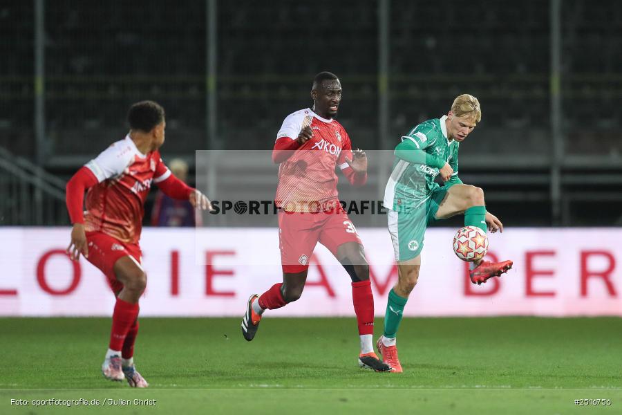 sport, action, Würzburg, SpVgg Greuther Fürth II, SGF, Regionalliga Bayern, Fussball, FWK, FC Würzburger Kickers, BFV, AKON Arena, 17.10.2025, 14. Spieltag - Bild-ID: 2516756