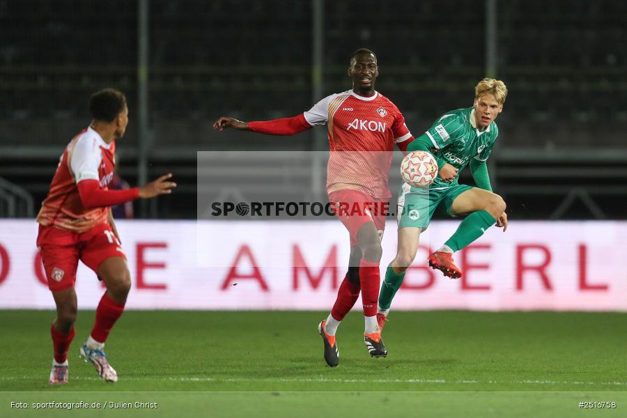 sport, action, Würzburg, SpVgg Greuther Fürth II, SGF, Regionalliga Bayern, Fussball, FWK, FC Würzburger Kickers, BFV, AKON Arena, 17.10.2025, 14. Spieltag - Bild-ID: 2516758