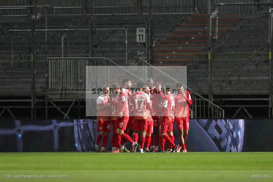 sport, action, Würzburg, SpVgg Greuther Fürth II, SGF, Regionalliga Bayern, Fussball, FWK, FC Würzburger Kickers, BFV, AKON Arena, 17.10.2025, 14. Spieltag - Bild-ID: 2516760