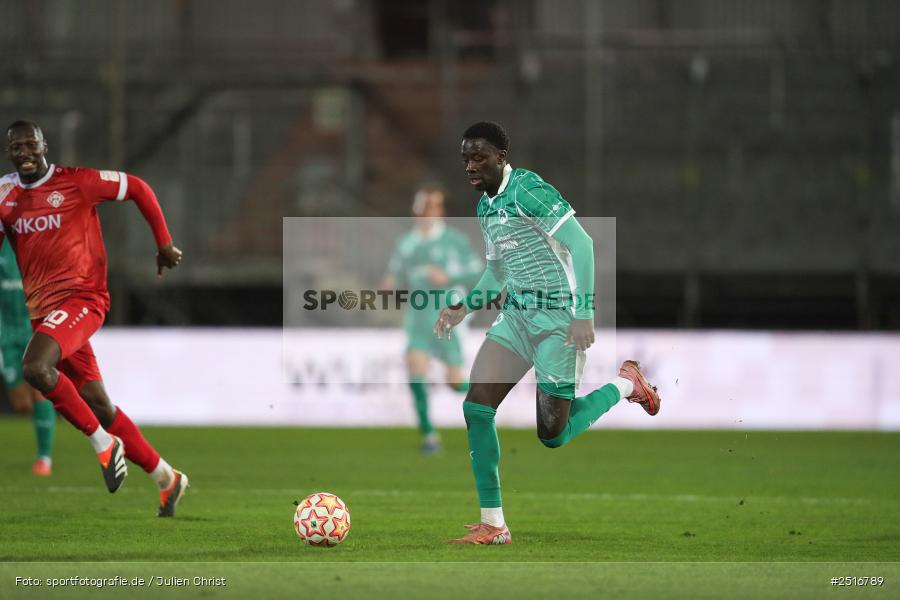 sport, action, Würzburg, SpVgg Greuther Fürth II, SGF, Regionalliga Bayern, Fussball, FWK, FC Würzburger Kickers, BFV, AKON Arena, 17.10.2025, 14. Spieltag - Bild-ID: 2516789