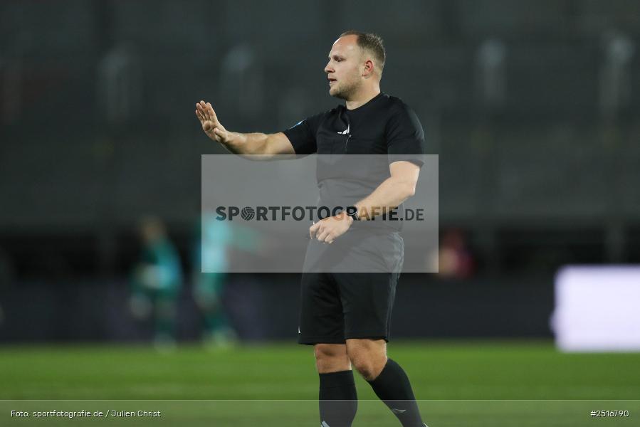 sport, action, Würzburg, SpVgg Greuther Fürth II, SGF, Regionalliga Bayern, Fussball, FWK, FC Würzburger Kickers, BFV, AKON Arena, 17.10.2025, 14. Spieltag - Bild-ID: 2516790