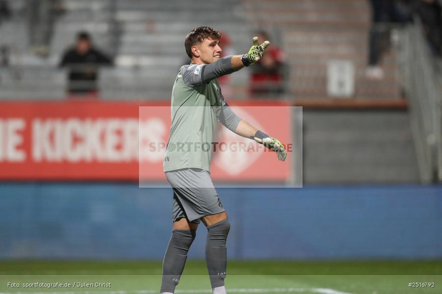 sport, action, Würzburg, SpVgg Greuther Fürth II, SGF, Regionalliga Bayern, Fussball, FWK, FC Würzburger Kickers, BFV, AKON Arena, 17.10.2025, 14. Spieltag - Bild-ID: 2516792