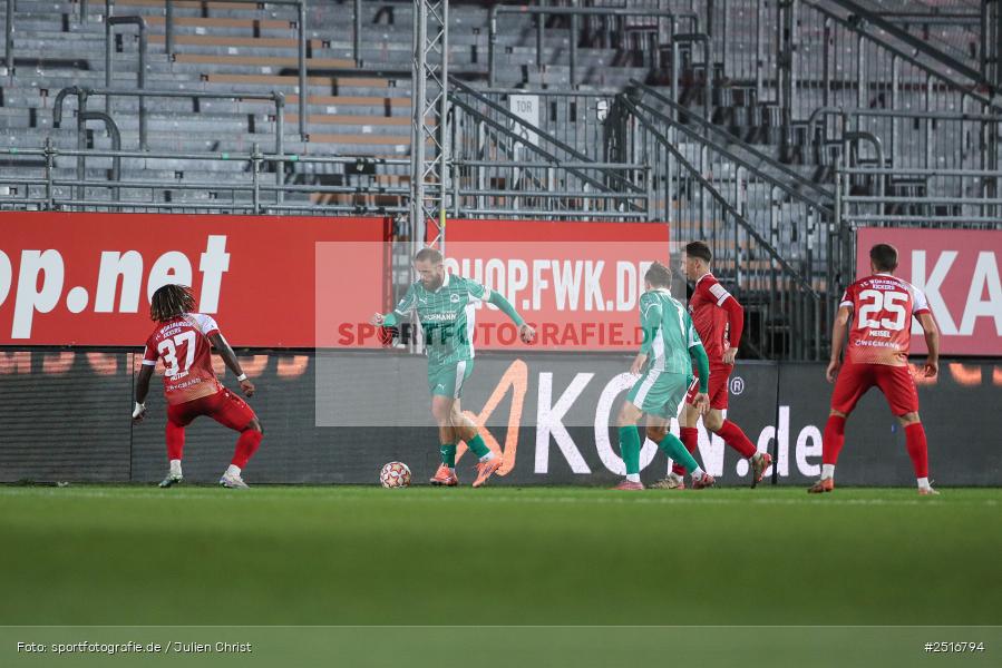 sport, action, Würzburg, SpVgg Greuther Fürth II, SGF, Regionalliga Bayern, Fussball, FWK, FC Würzburger Kickers, BFV, AKON Arena, 17.10.2025, 14. Spieltag - Bild-ID: 2516794
