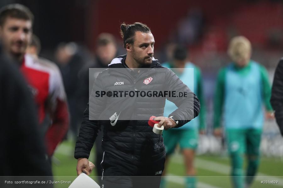sport, action, Würzburg, SpVgg Greuther Fürth II, SGF, Regionalliga Bayern, Fussball, FWK, FC Würzburger Kickers, BFV, AKON Arena, 17.10.2025, 14. Spieltag - Bild-ID: 2516829