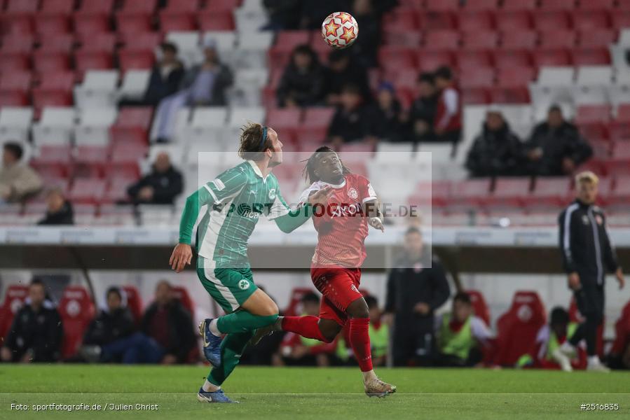 sport, action, Würzburg, SpVgg Greuther Fürth II, SGF, Regionalliga Bayern, Fussball, FWK, FC Würzburger Kickers, BFV, AKON Arena, 17.10.2025, 14. Spieltag - Bild-ID: 2516835