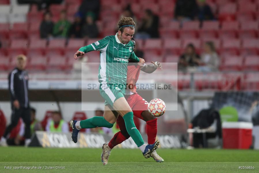 sport, action, Würzburg, SpVgg Greuther Fürth II, SGF, Regionalliga Bayern, Fussball, FWK, FC Würzburger Kickers, BFV, AKON Arena, 17.10.2025, 14. Spieltag - Bild-ID: 2516836