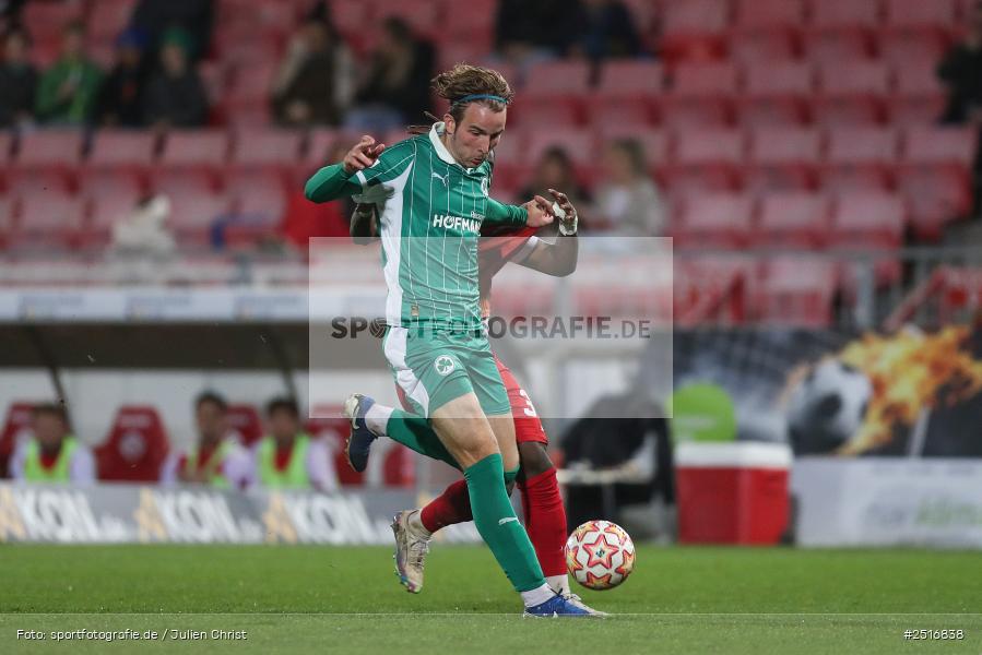 sport, action, Würzburg, SpVgg Greuther Fürth II, SGF, Regionalliga Bayern, Fussball, FWK, FC Würzburger Kickers, BFV, AKON Arena, 17.10.2025, 14. Spieltag - Bild-ID: 2516838